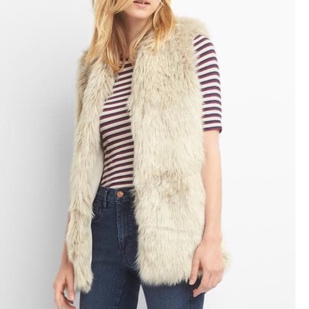 🔴SALE! Like New Gap Faux-Fur Vest